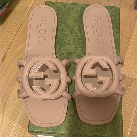 Gucci Light Beige Interlocking G Slide Sandal - Picture 1 of 3